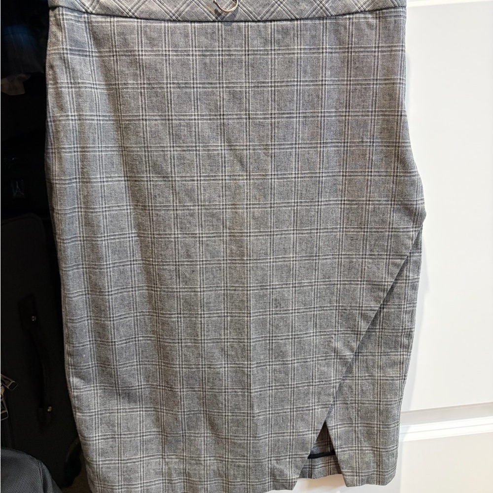 Banana Republic Grey Plaid Pencil Skirt